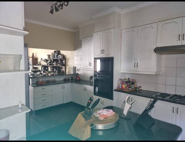 3 BEDROOM HOUSE FOR SALE IN DOWERGLEN